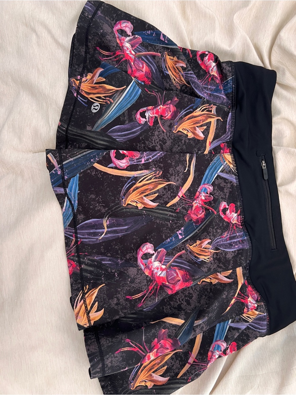 lululemon size 6 pace rival skort with Pink and Orange Floral Prin